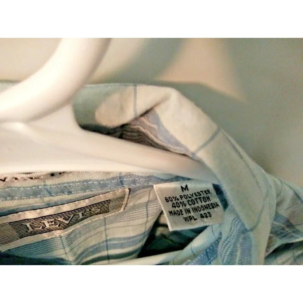 Levi's Silver Label Shirt Mens Size M Vintage light Blue plaidchecks poly-cotton
